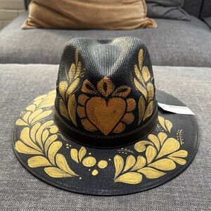 NWT HAND PAINTED SUN HAT 👒
